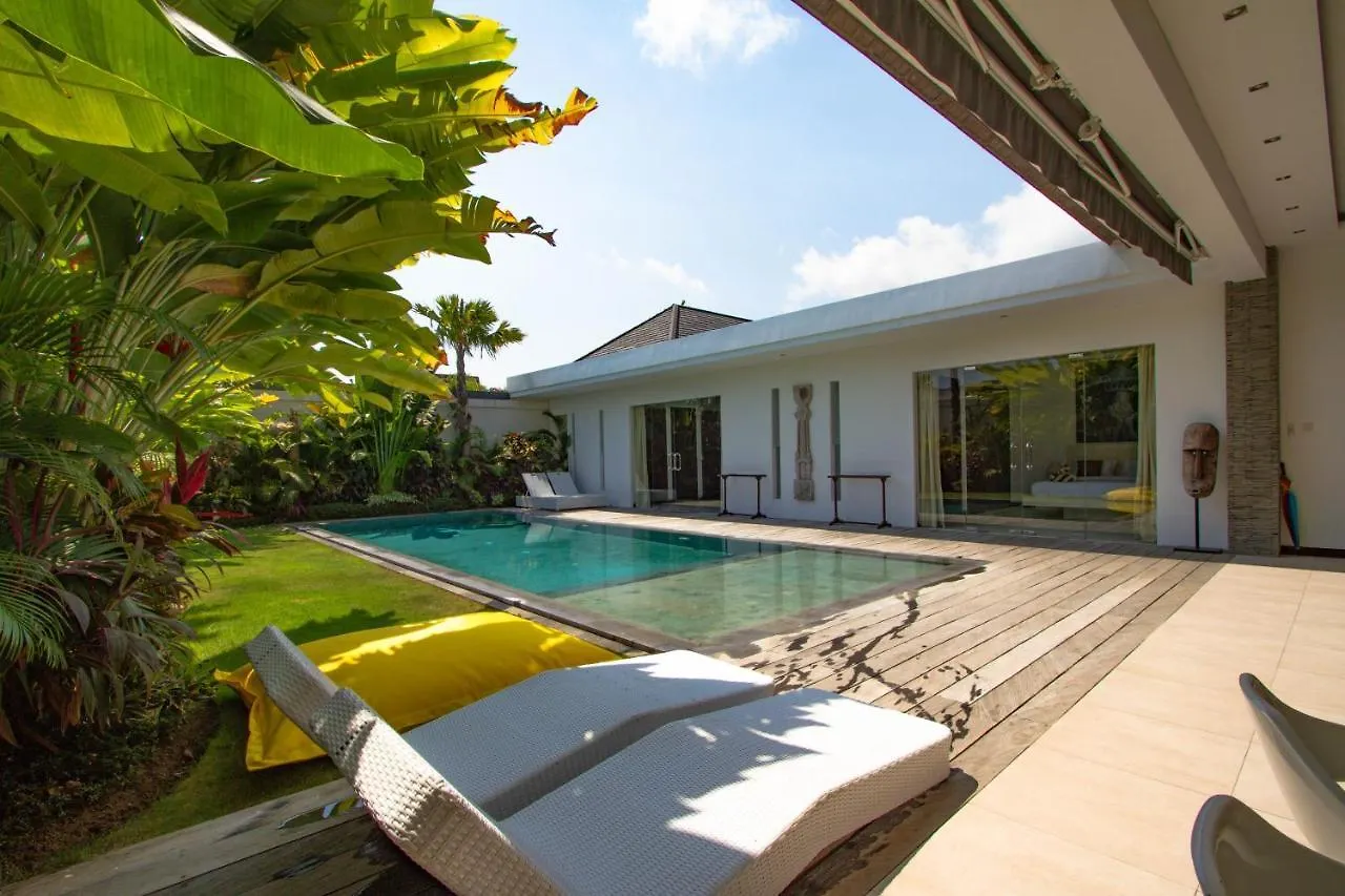Villa Saha - Elegant 3-Bedroom In Seminyak 0*, Seminyak (Bali)