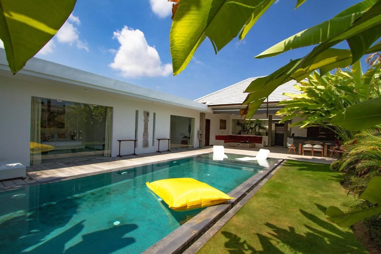 Villa Saha - Elegant 3-Bedroom In Seminyak