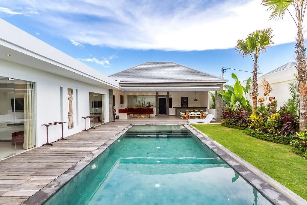 Villa Saha - Elegant 3-Bedroom In Seminyak