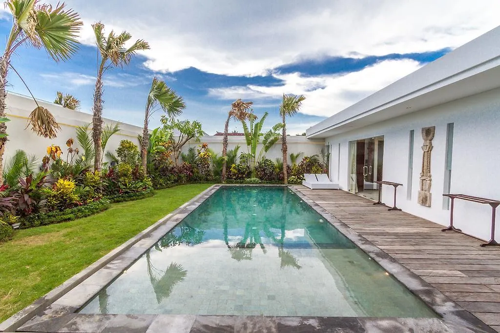 Villa Saha - Elegant 3-Bedroom In Seminyak Indonesia