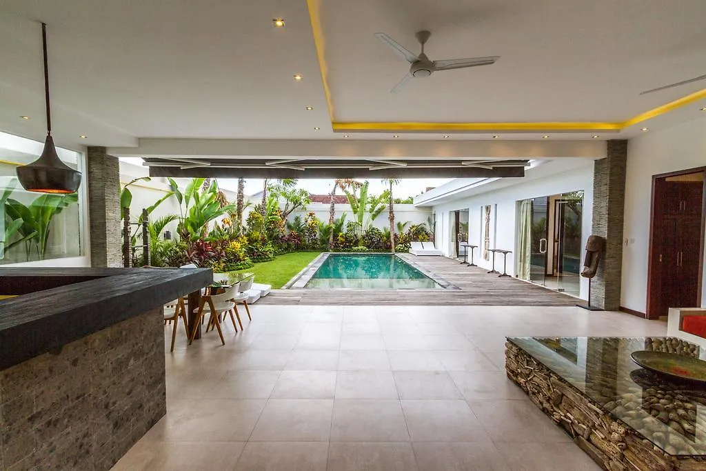 Villa Saha - Elegant 3-Bedroom In Seminyak