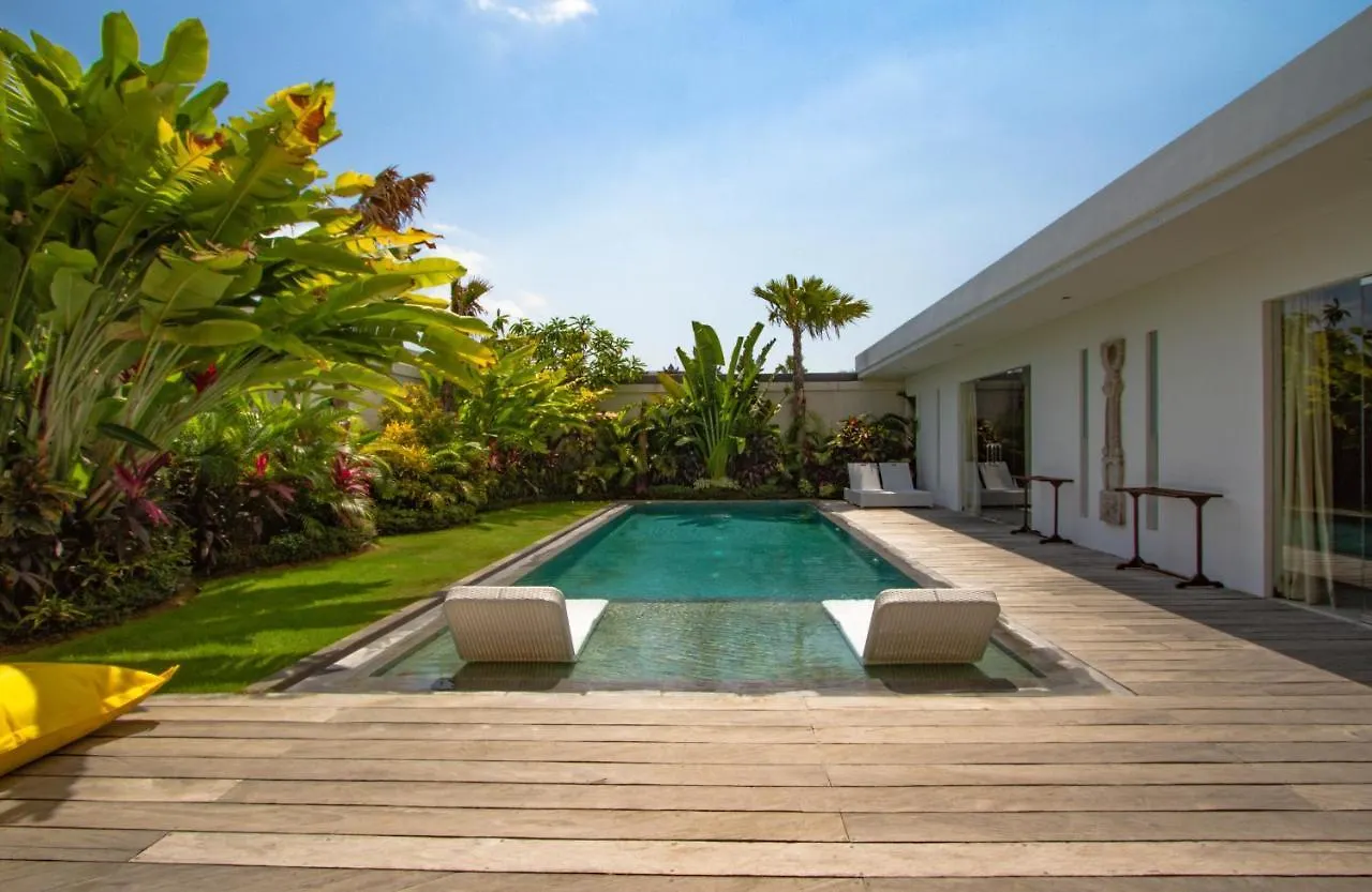 Villa Saha - Elegant 3-Bedroom In Seminyak