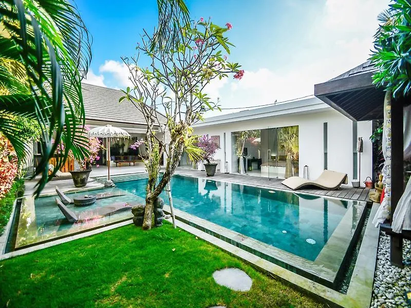 Villa Saha - Elegant 3-Bedroom In Seminyak 0*, Seminyak (Bali) Indonesia