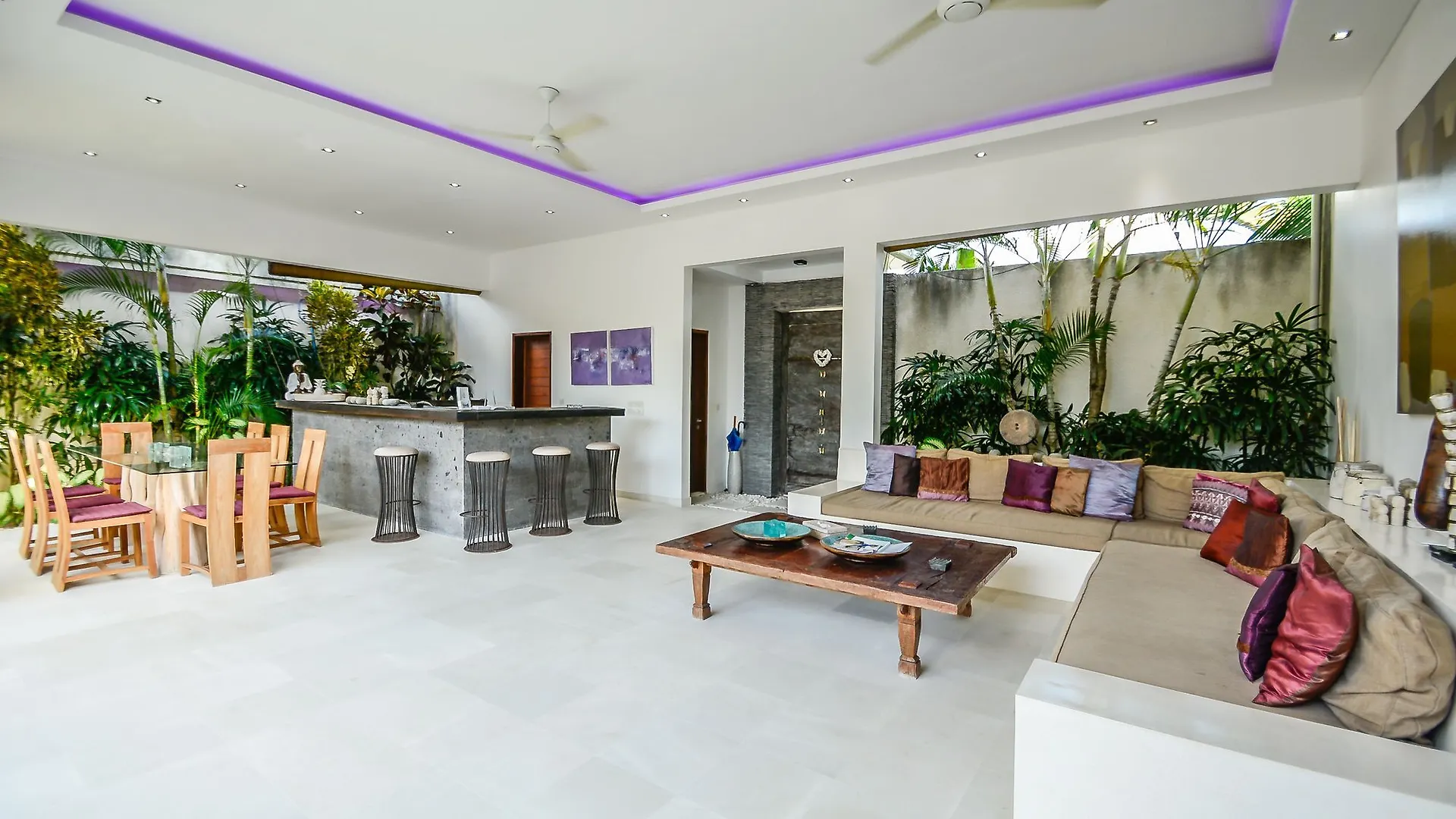 Villa Saha - Elegant 3-Bedroom In Seminyak 0*, Seminyak (Bali) Indonesia
