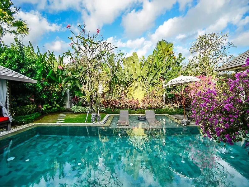 Villa Saha - Elegant 3-Bedroom In Seminyak
