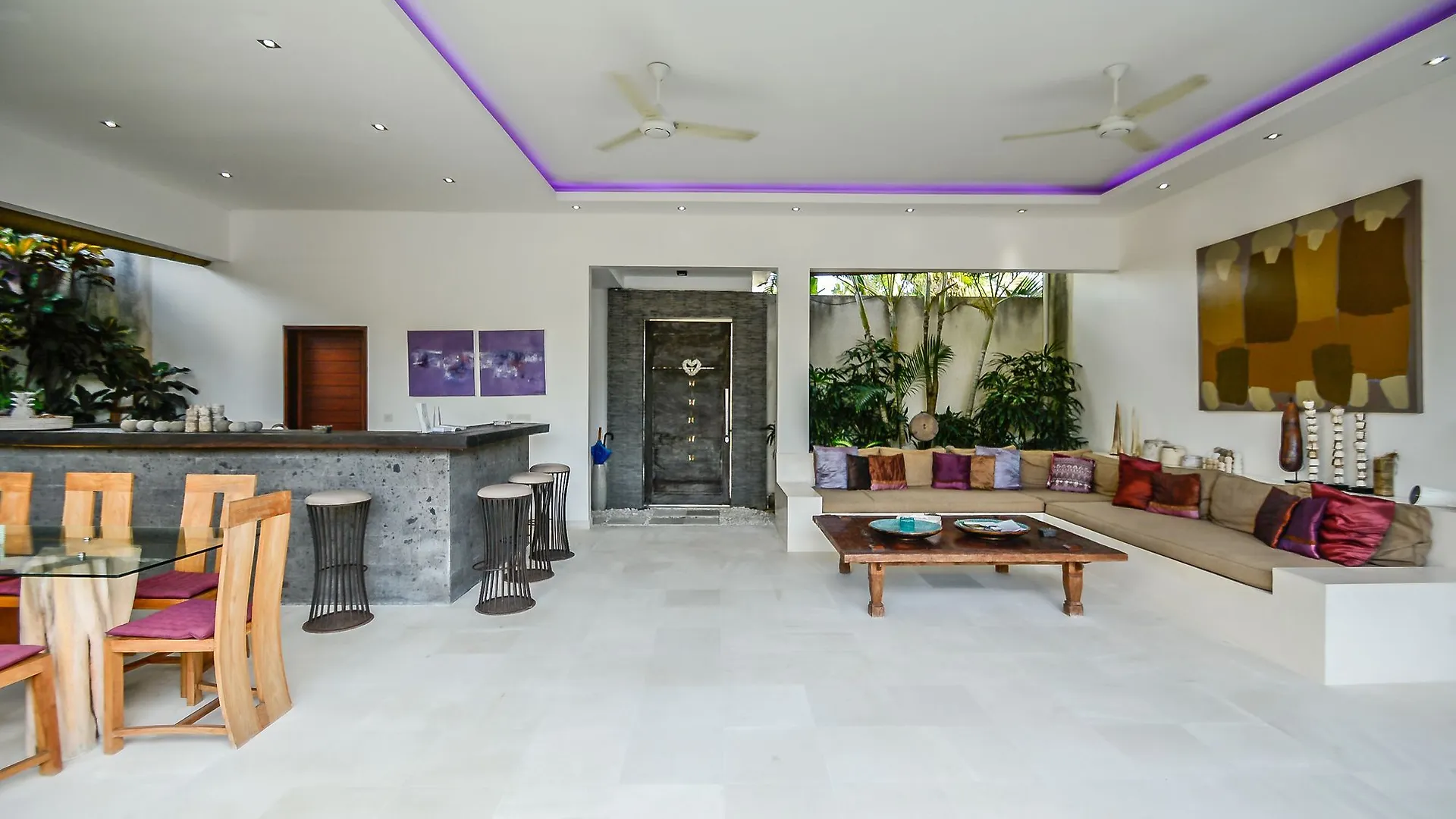 Villa Saha - Elegant 3-Bedroom In Seminyak Indonesia