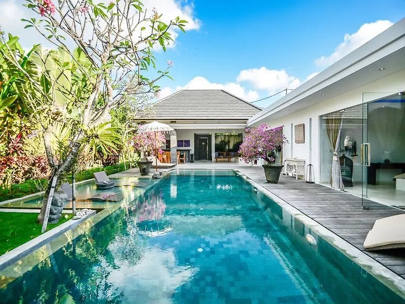 Villa Saha - Elegant 3-Bedroom In Seminyak  Seminyak (Bali)
