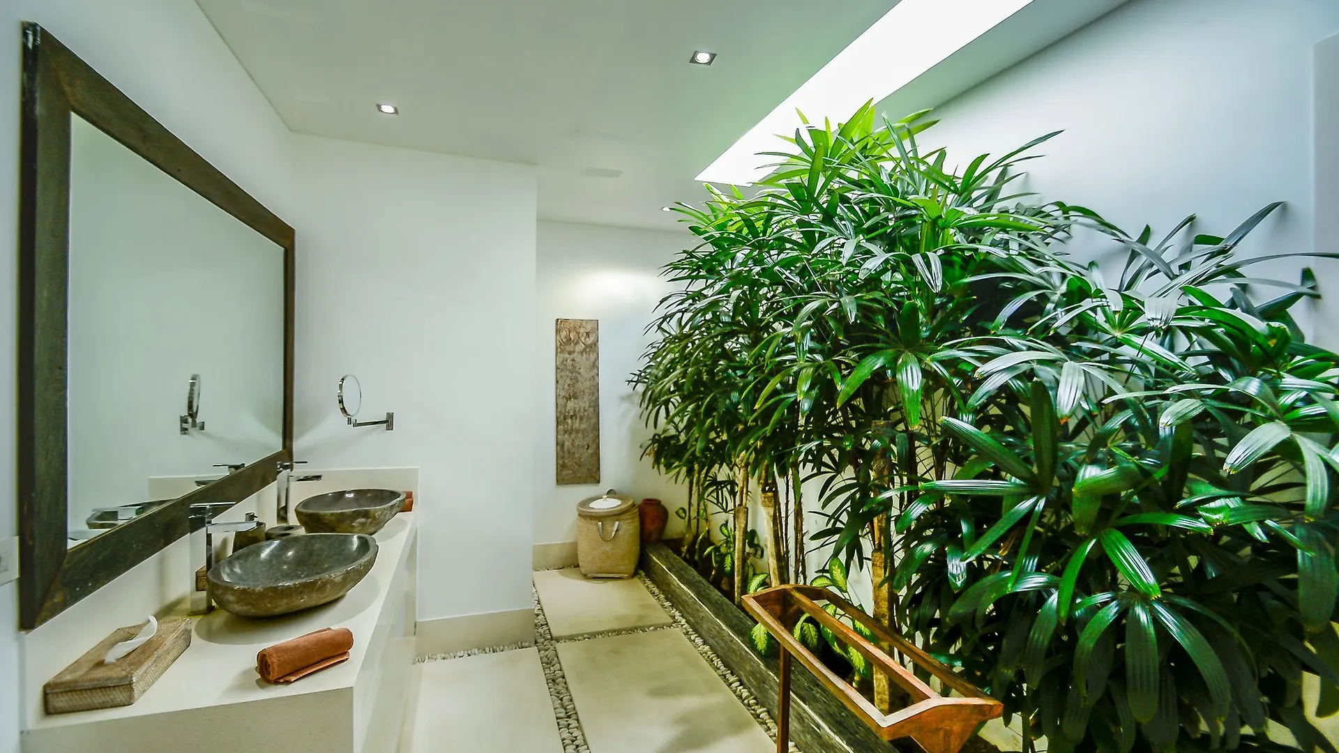 Villa Saha - Elegant 3-Bedroom In Seminyak